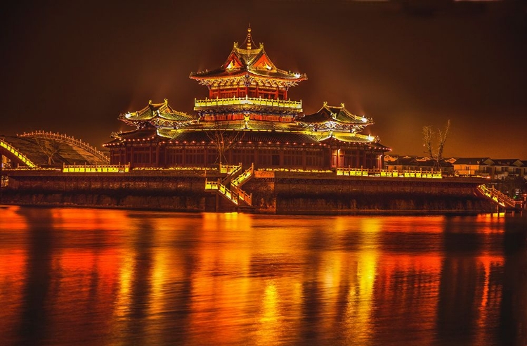 Picture of JINMING LAKE-KAIFENG-HENAN-CHINA. KAIFENG WAS THE CAPITAL OF THE SONG DYNASTY-1000 TO 1100 AD.