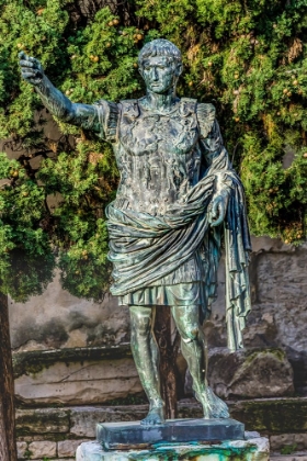 Picture of EMPEROR AUGUSTUS STATUE AUGUSTA PORTE-NIMES-GARD-FRANCE. ORIGINAL NIMES GATE 16 BC-1863.