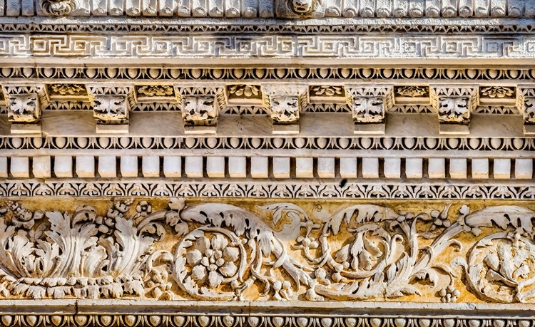 Picture of DECORATIONS MAISON CARREE-NIMES-GARD-FRANCE. TEMPLE CREATED IN 7 AD.