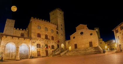 Picture of FULL MOON OVER CENTER OF SAN GIMIGNANO. A UNESCO WORLD HERITAGE SITE. TUSCANY-ITALY.