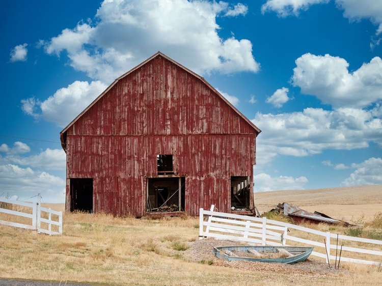 Picture of USA-WASHINGTON STATE-WILBUR-LINCOLN COUNTY. OLD RED BARN.