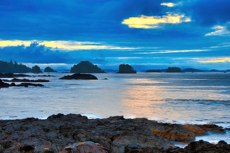 Picture of ISLANDS AT SUNRISE