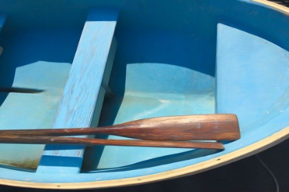Picture of BLUE WOODEN BOAT