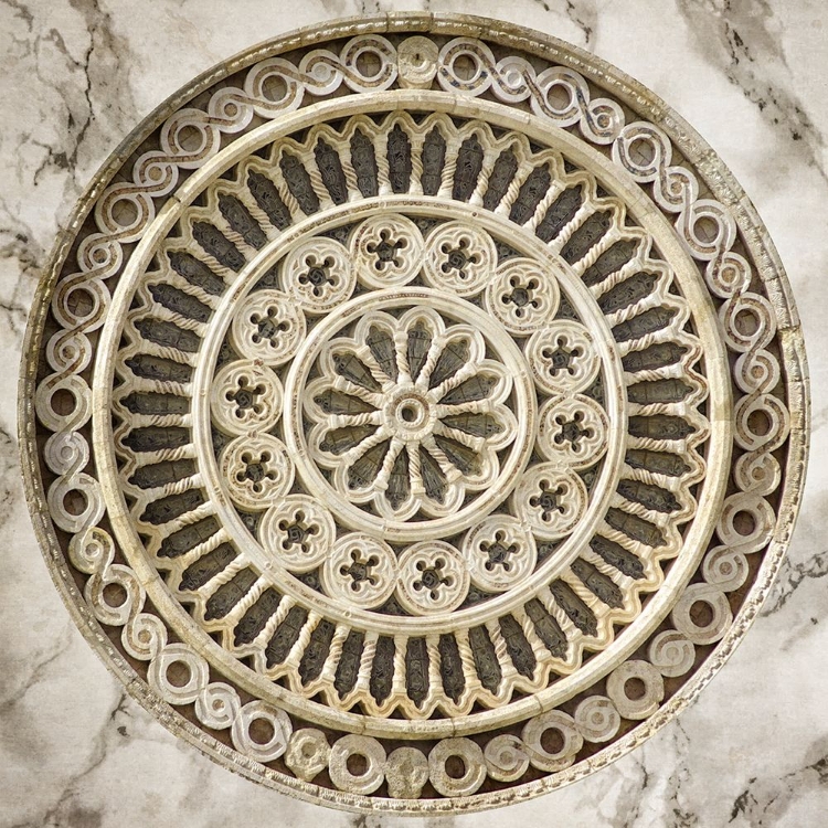 Picture of WHITE STONE MEDALLION