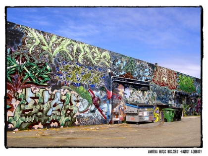 Picture of AMOEBA MUSIC GRAFFITI BUILDING