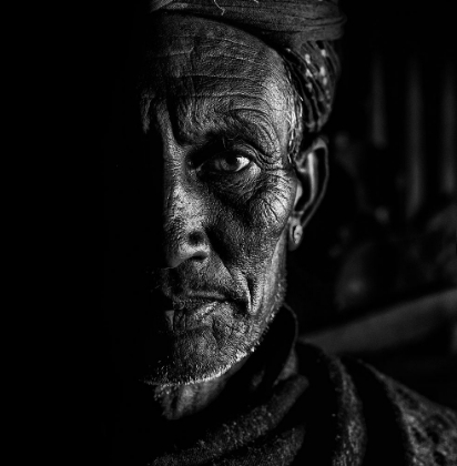 Picture of FACE IN DARK
