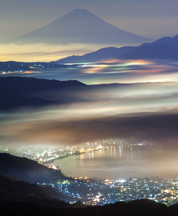 Picture of STAINING SEA OF CLOUDS