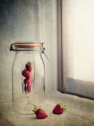 Picture of STRAWBERRYS ENIGMA