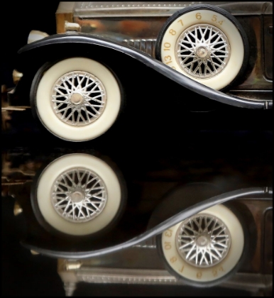 Picture of VINTAGE WHITE WALLS I