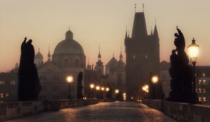 Picture of THE CHARLES BRIDGE BEFORE DAWN.