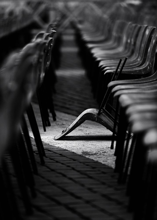 Picture of TO BE DIFFERENT