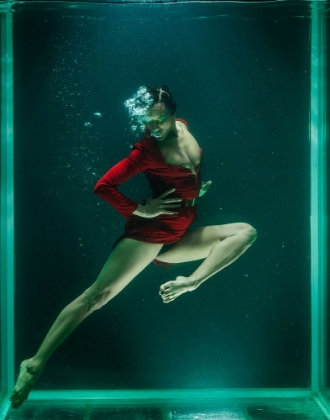 Picture of UNDERWATER ARTISTIC PORTRAIT SHOOTING