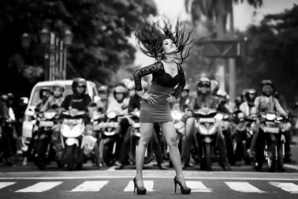 Picture of IGNORE IT, ENJOY POSES ON THE STREETS