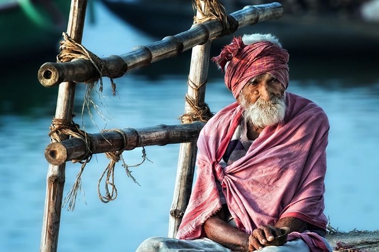Picture of THE OLD MAN AND THE GANGES