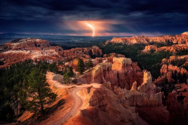 Picture of LIGHTNING OVER BRYCE CANYON