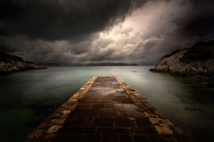 Picture of SEA, IM WALKING TO YOU HEARING THE SOUND OF THE CLOUDS