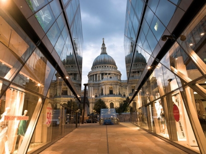 Picture of ST PAULS CATHEDRAL IN EVENING, LONDON, UK