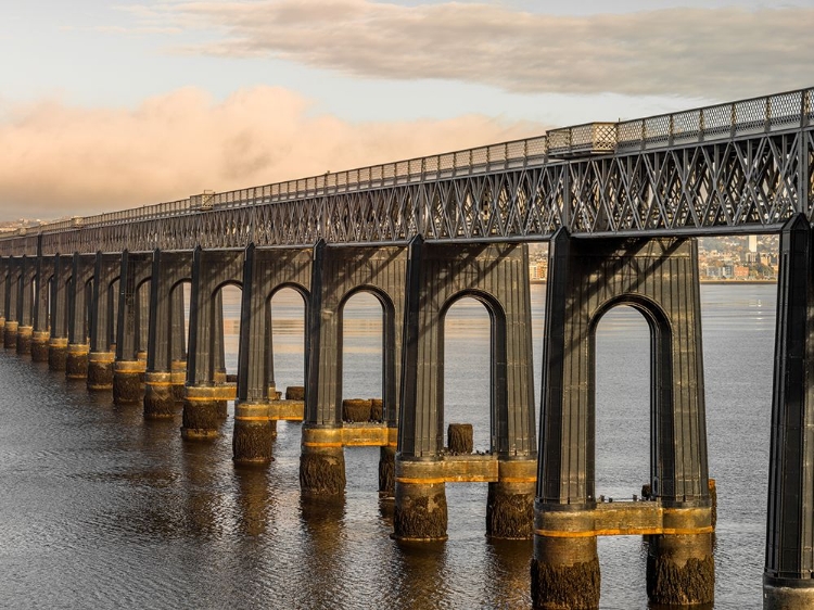 Picture of TAY RAIL BRIDGE, DUNDEE, SCOTLAND