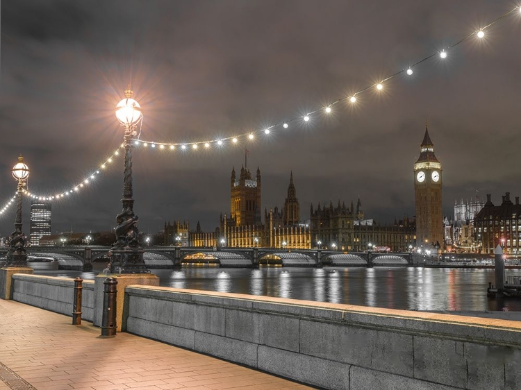 Picture of THAMES PROMENADE IN EVENING