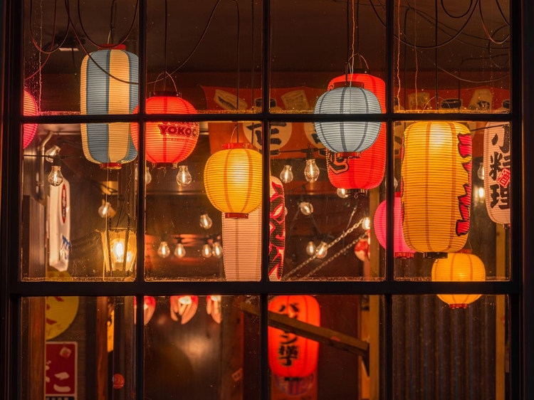Picture of DIFFERENT TYPES OF CHINESE LANTERN IN A SHOP