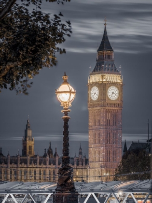 Picture of STREET LAMP AND BIG BEN IN EVENING, LONDON