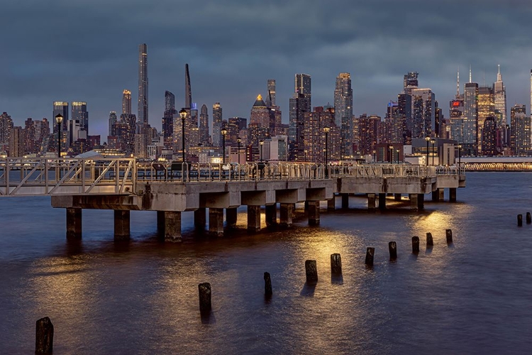 Picture of MANHATTAN AT TWILIGHT