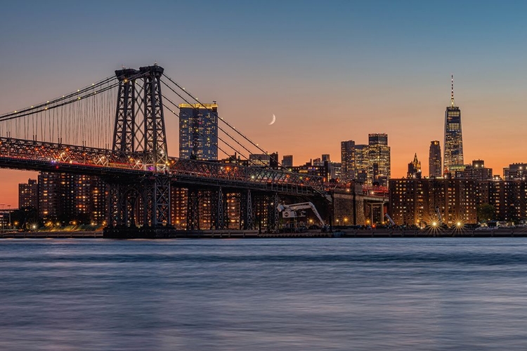 Picture of MOONRISE NEAR WILLIAMSBURG BRIDGE