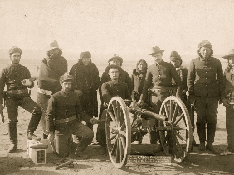 Picture of GUNNERS OF BATTERY E 1ST ARTILLERY